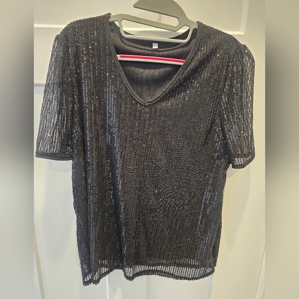 Black Sequin Short Sleeve Party Top Size Large – Shimmery Holiday Blouse
